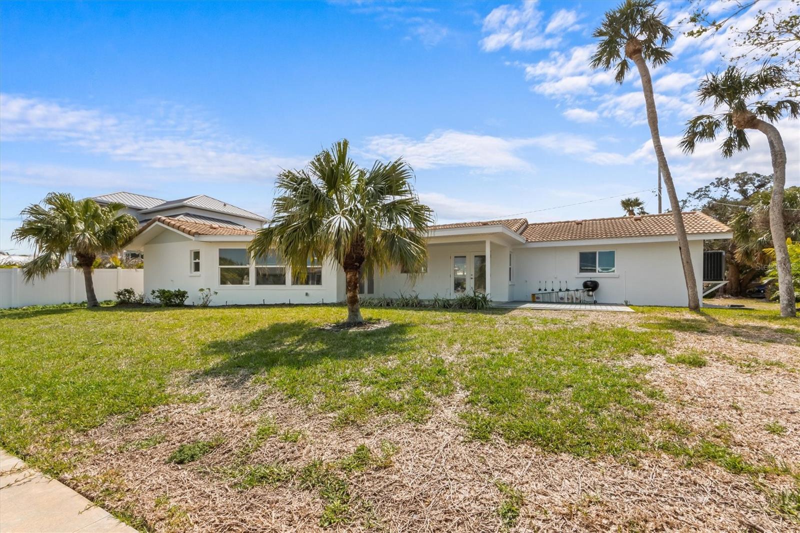 611 DUNDEE LN, HOLMES BEACH, FL, 34217