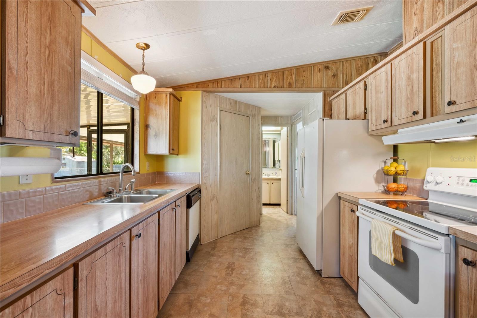 3946 ERNEST DR, WESLEY CHAPEL, FL, 33543