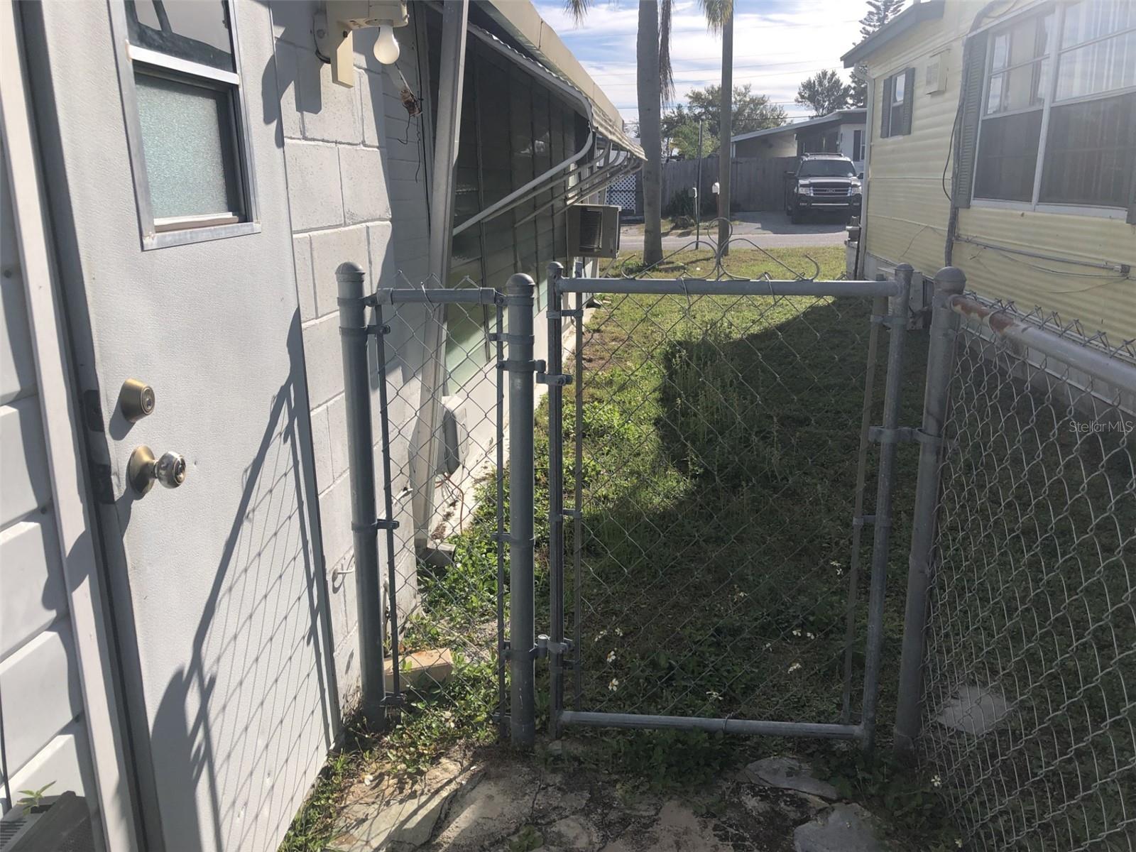 2051 ORANGE DR, HOLIDAY, FL, 34691