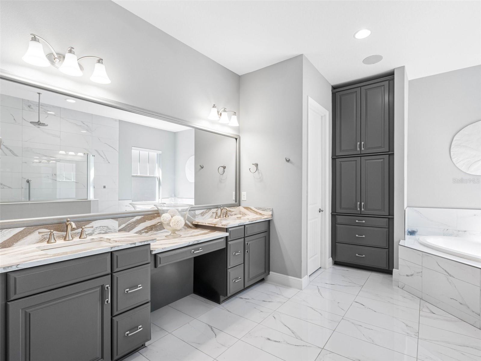 7415 PARADISO DR, APOLLO BEACH, FL, 33572