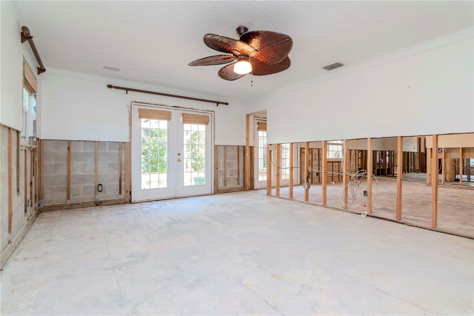 201 S TREASURE DR E, TAMPA, FL, 33609
