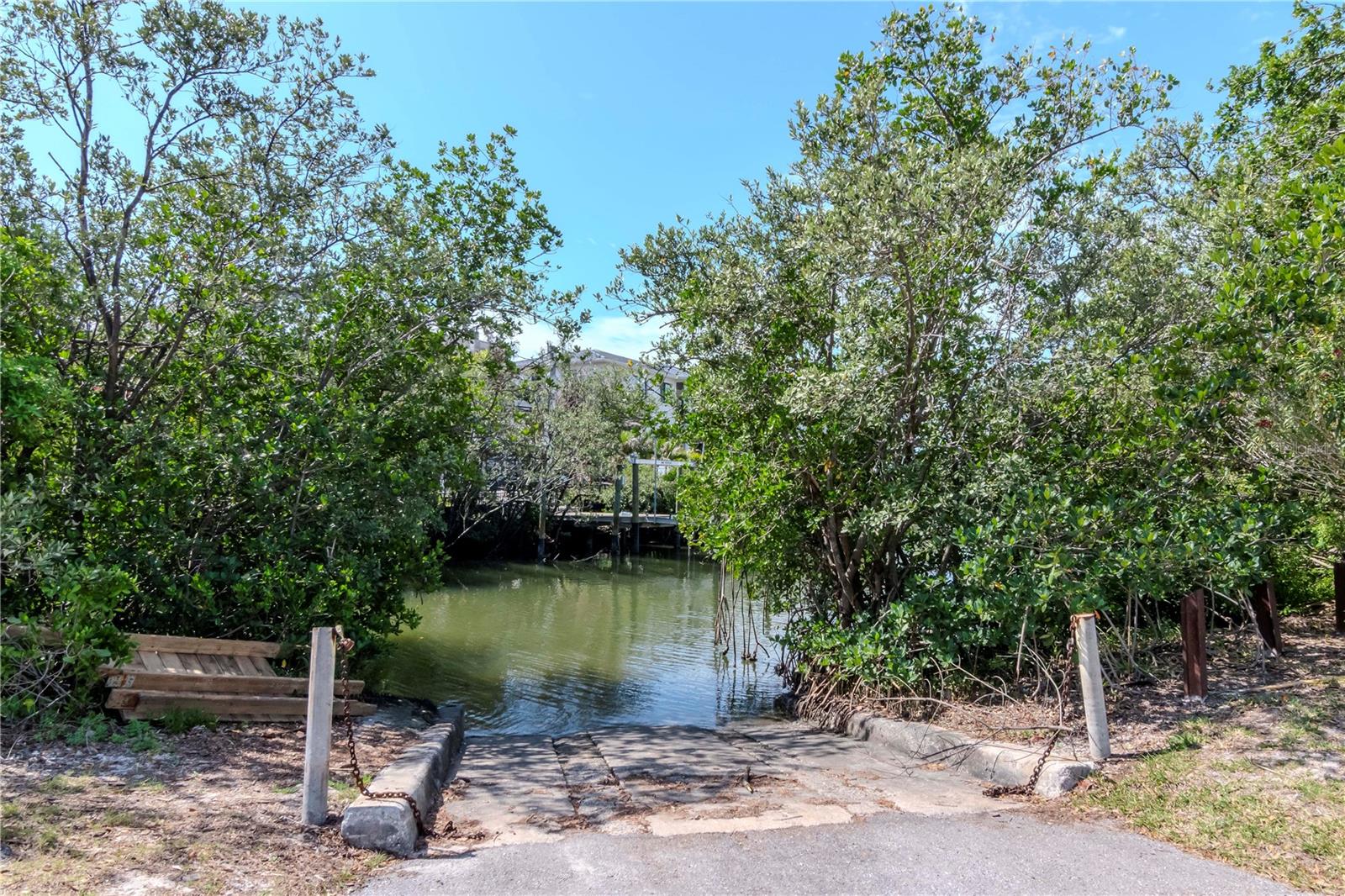 201 S TREASURE DR E, TAMPA, FL, 33609