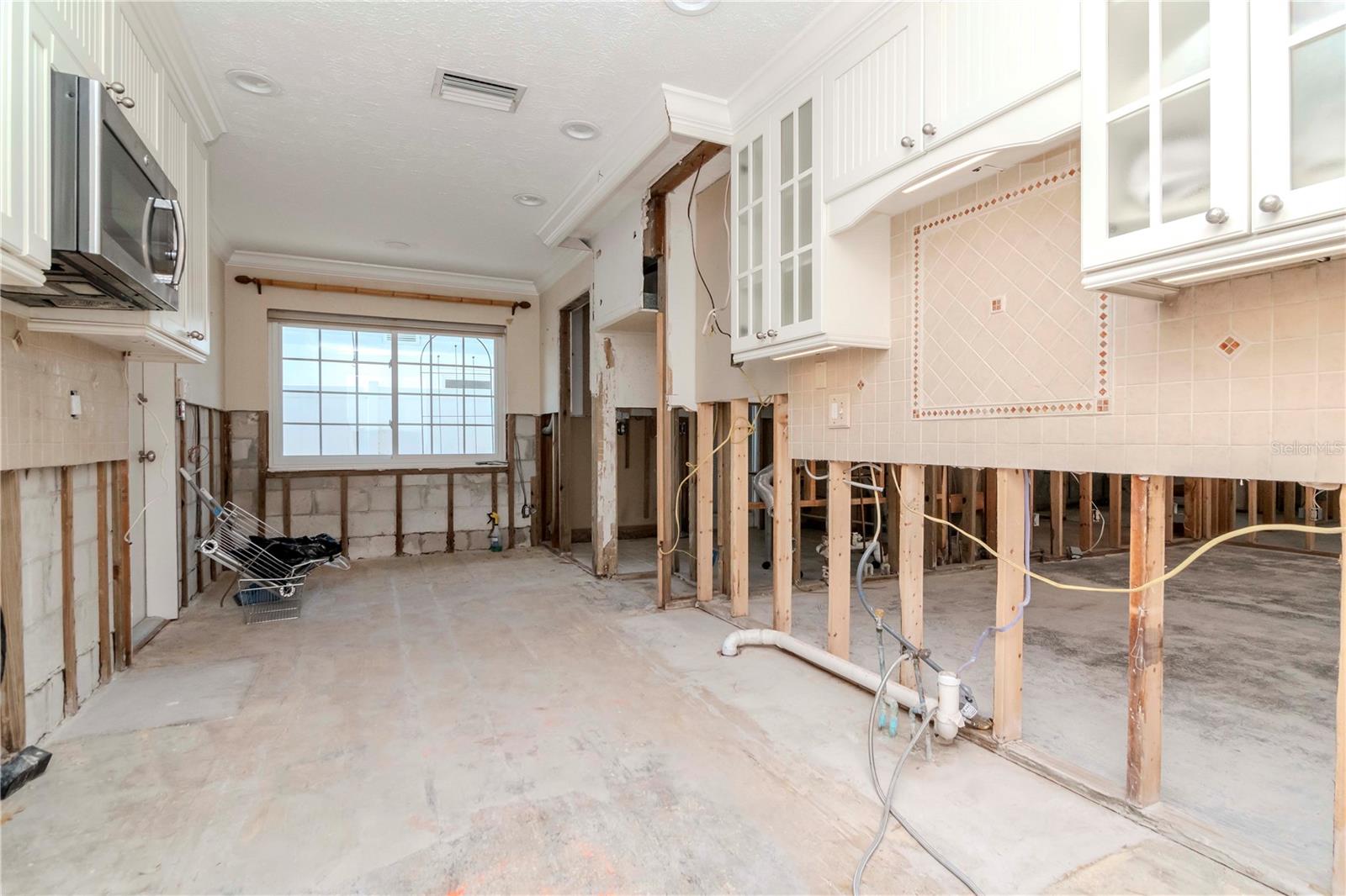 201 S TREASURE DR E, TAMPA, FL, 33609