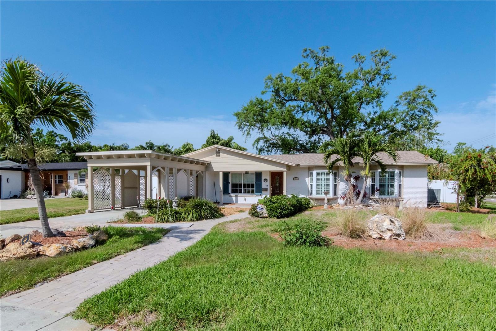 201 S TREASURE DR E, TAMPA, FL, 33609