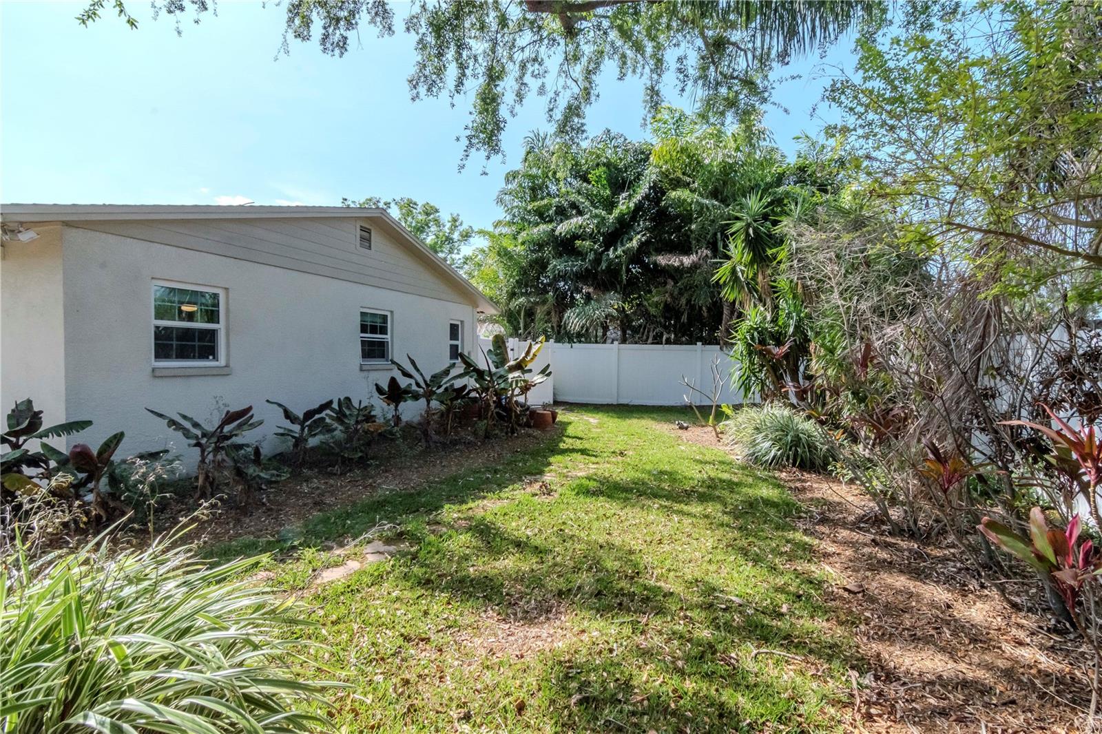 201 S TREASURE DR E, TAMPA, FL, 33609