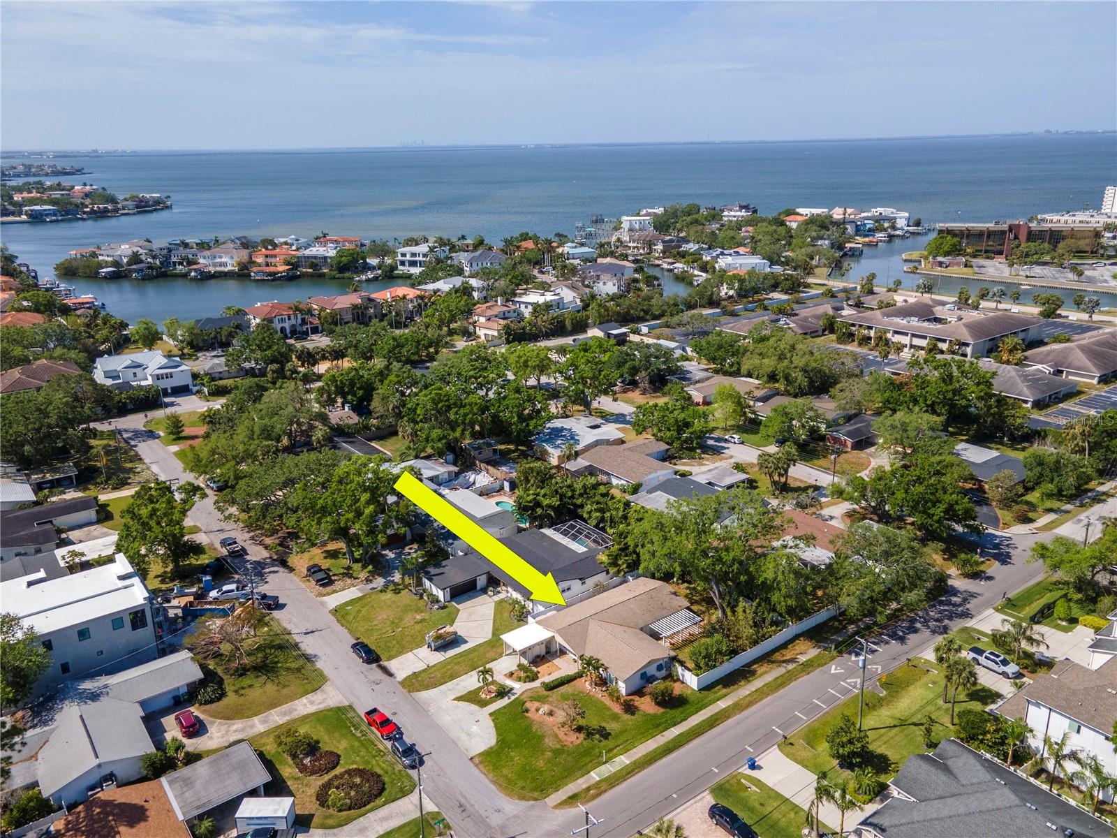 201 S TREASURE DR E, TAMPA, FL, 33609