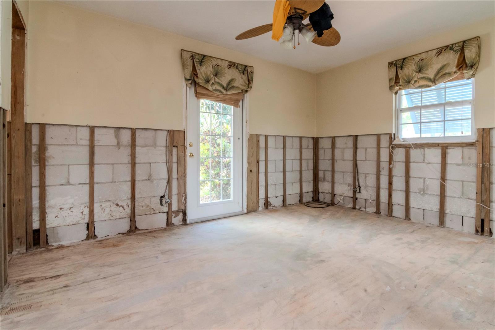 201 S TREASURE DR E, TAMPA, FL, 33609