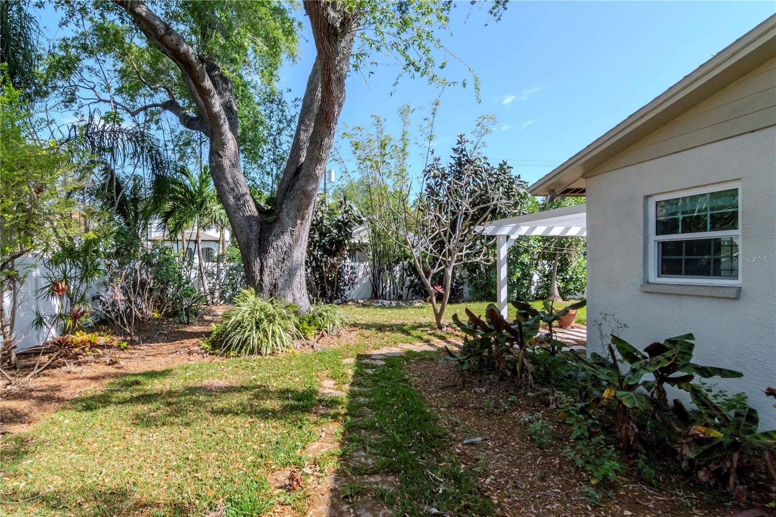 201 S TREASURE DR E, TAMPA, FL, 33609