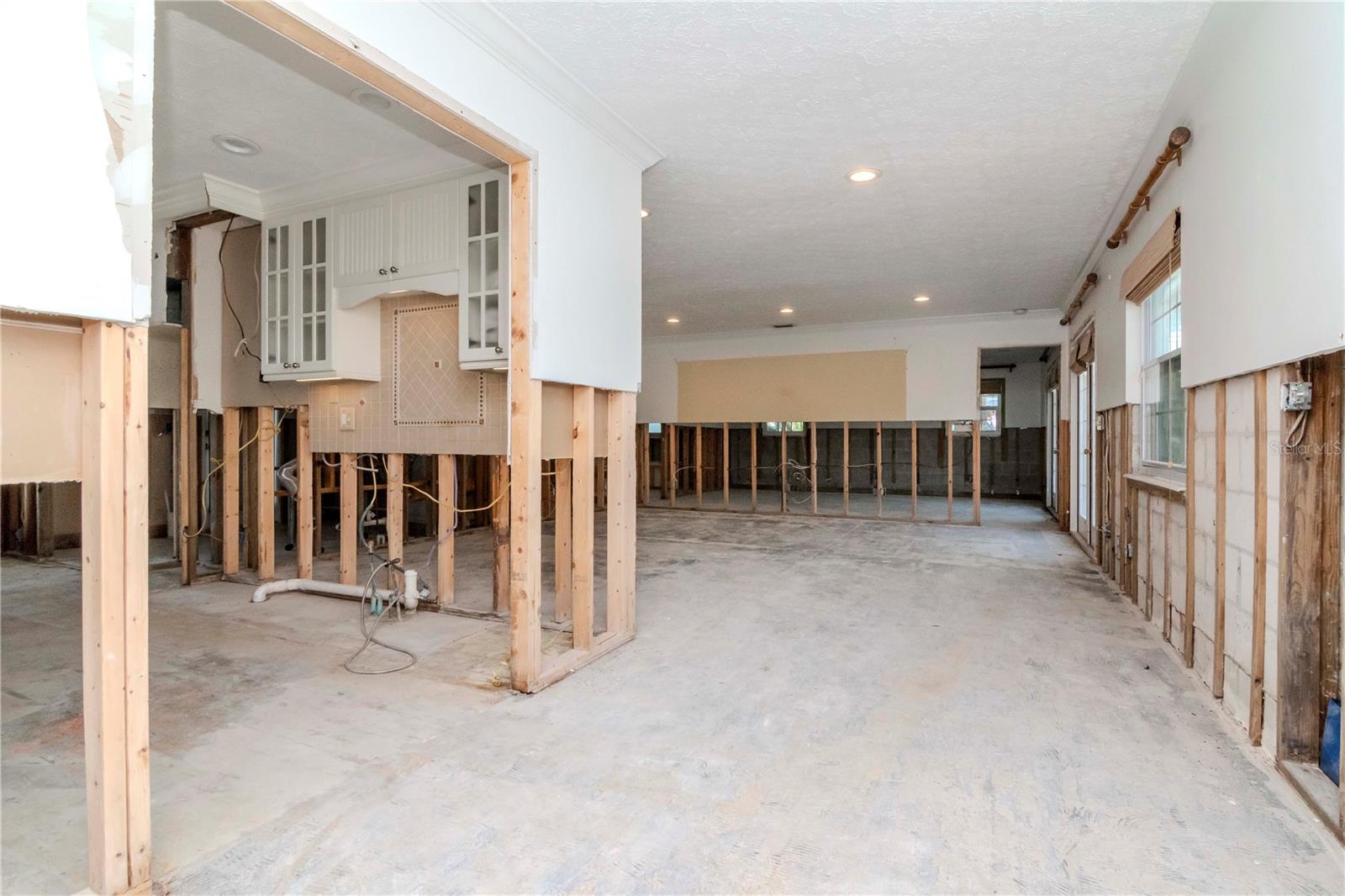 201 S TREASURE DR E, TAMPA, FL, 33609
