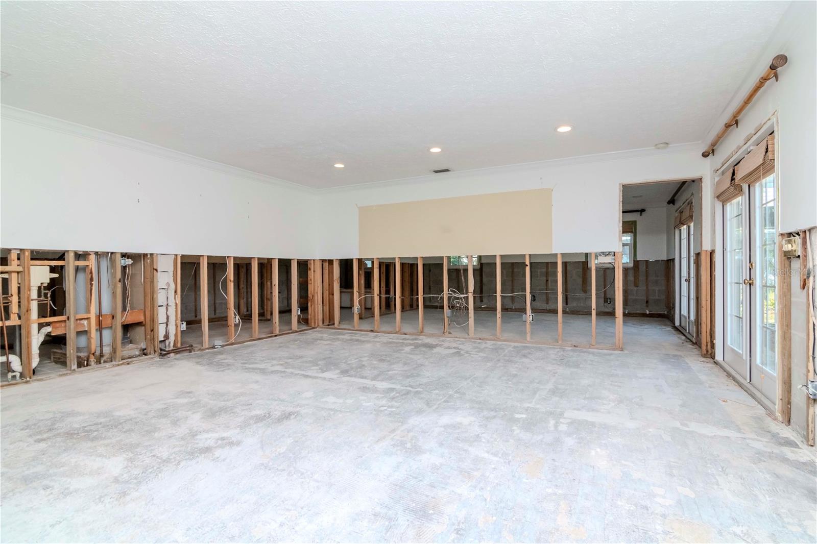 201 S TREASURE DR E, TAMPA, FL, 33609