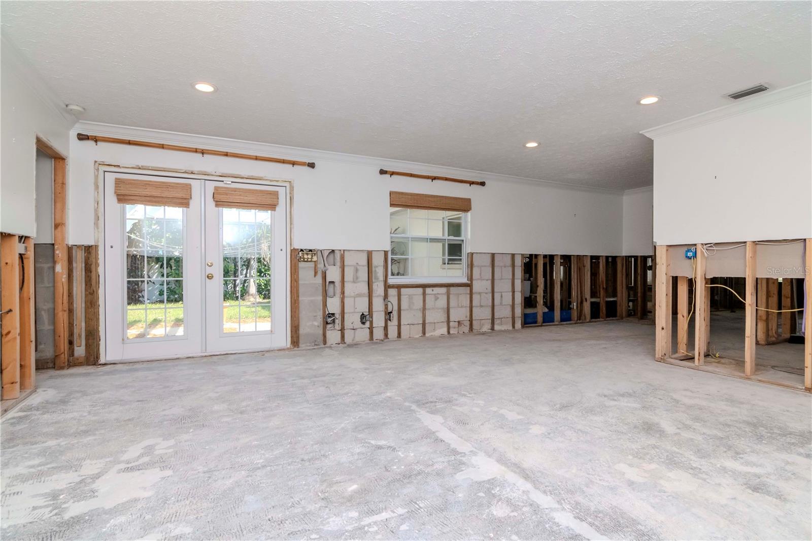 201 S TREASURE DR E, TAMPA, FL, 33609