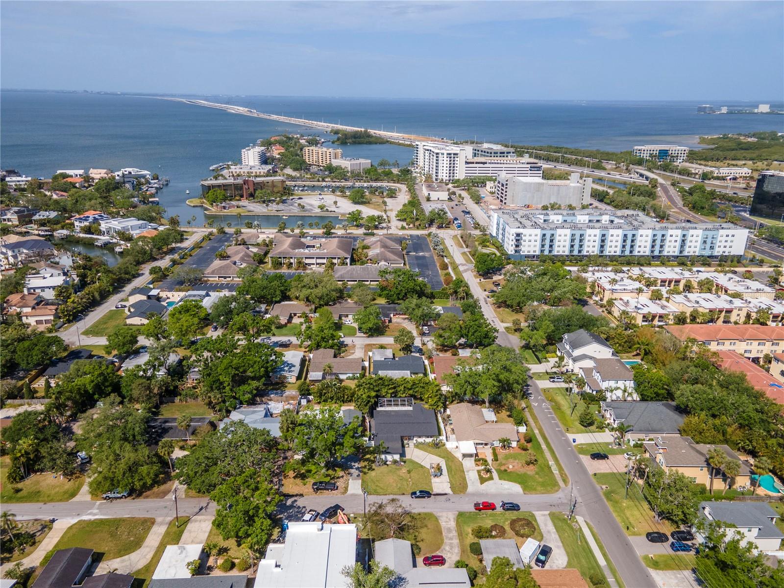 201 S TREASURE DR E, TAMPA, FL, 33609
