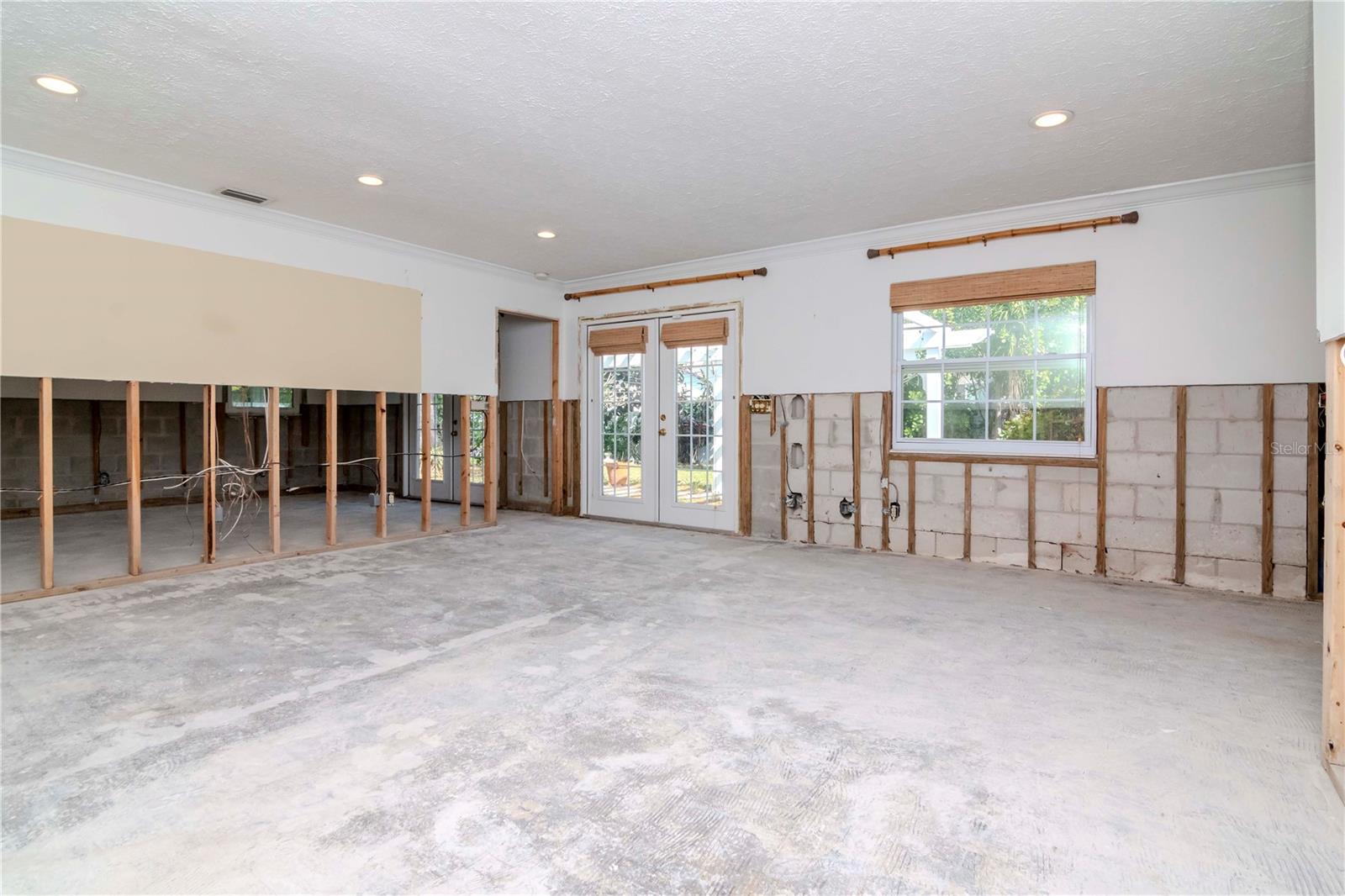 201 S TREASURE DR E, TAMPA, FL, 33609