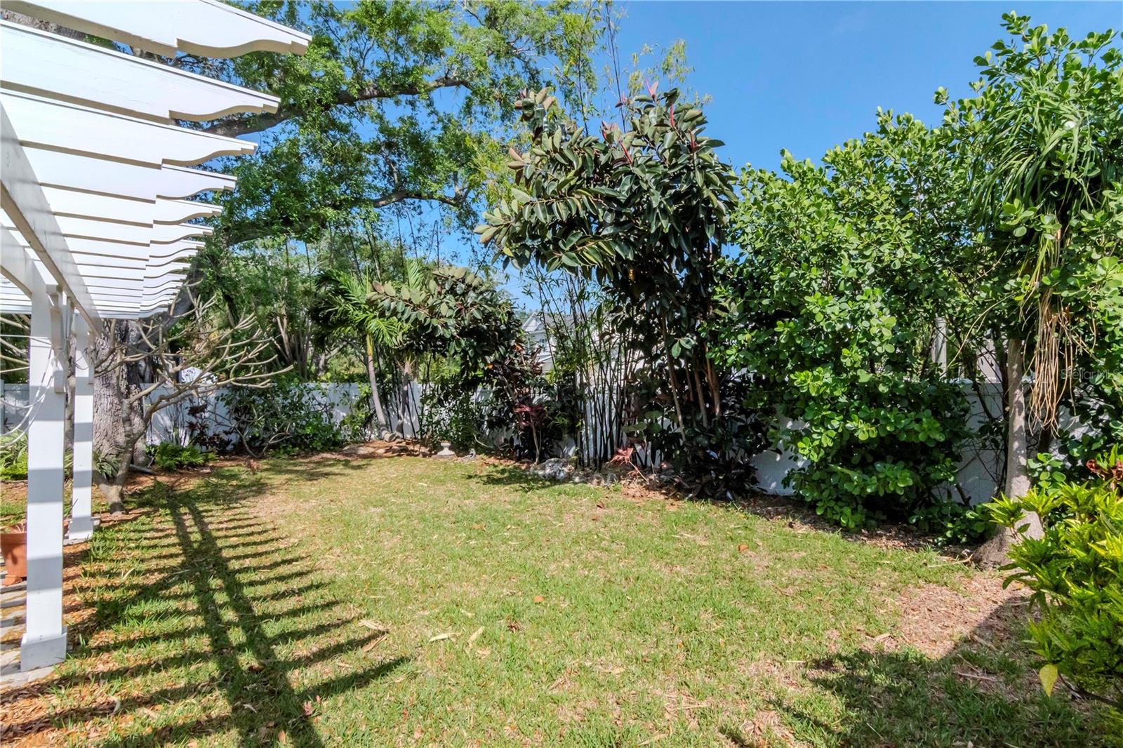 201 S TREASURE DR E, TAMPA, FL, 33609