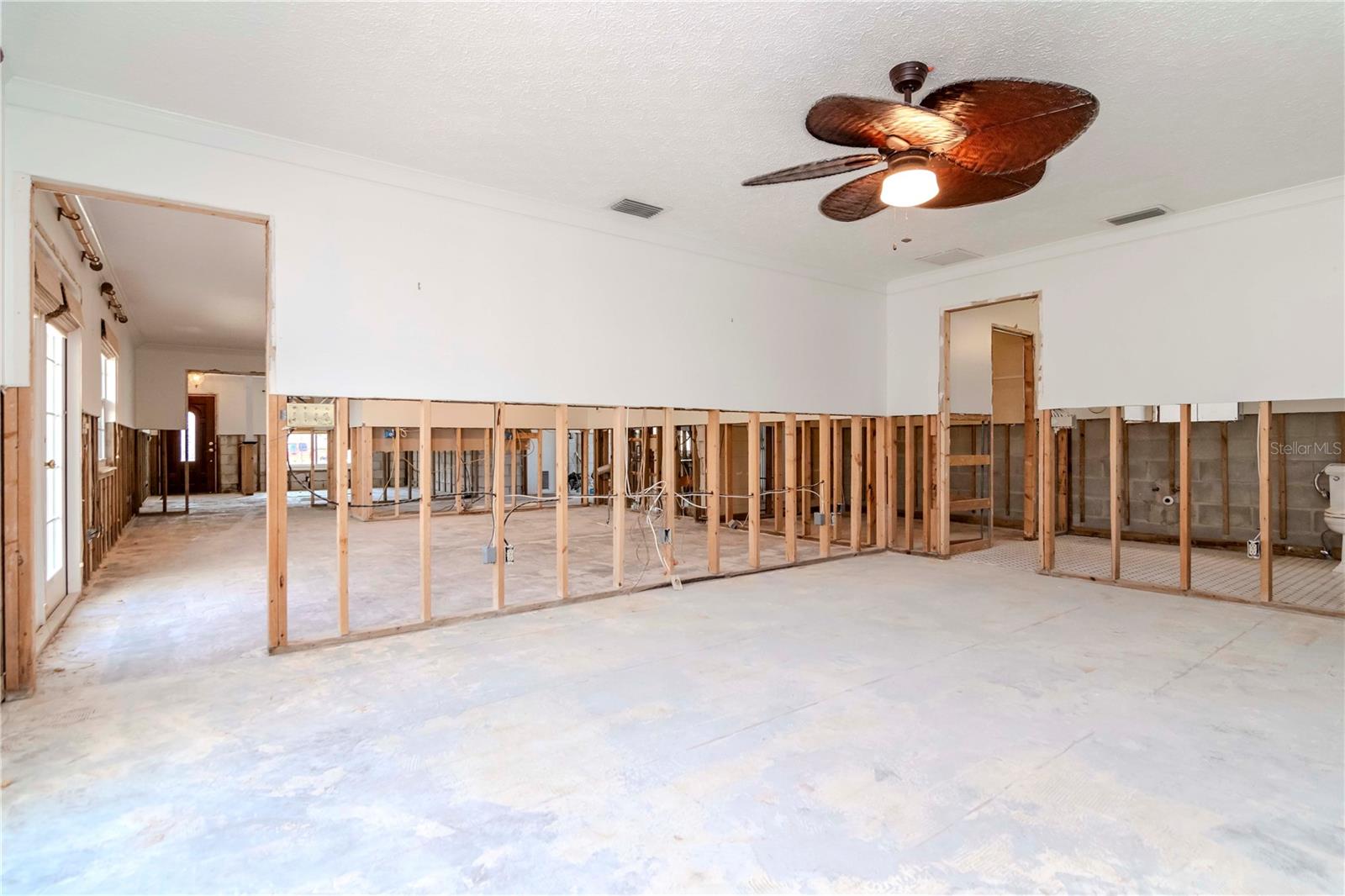 201 S TREASURE DR E, TAMPA, FL, 33609