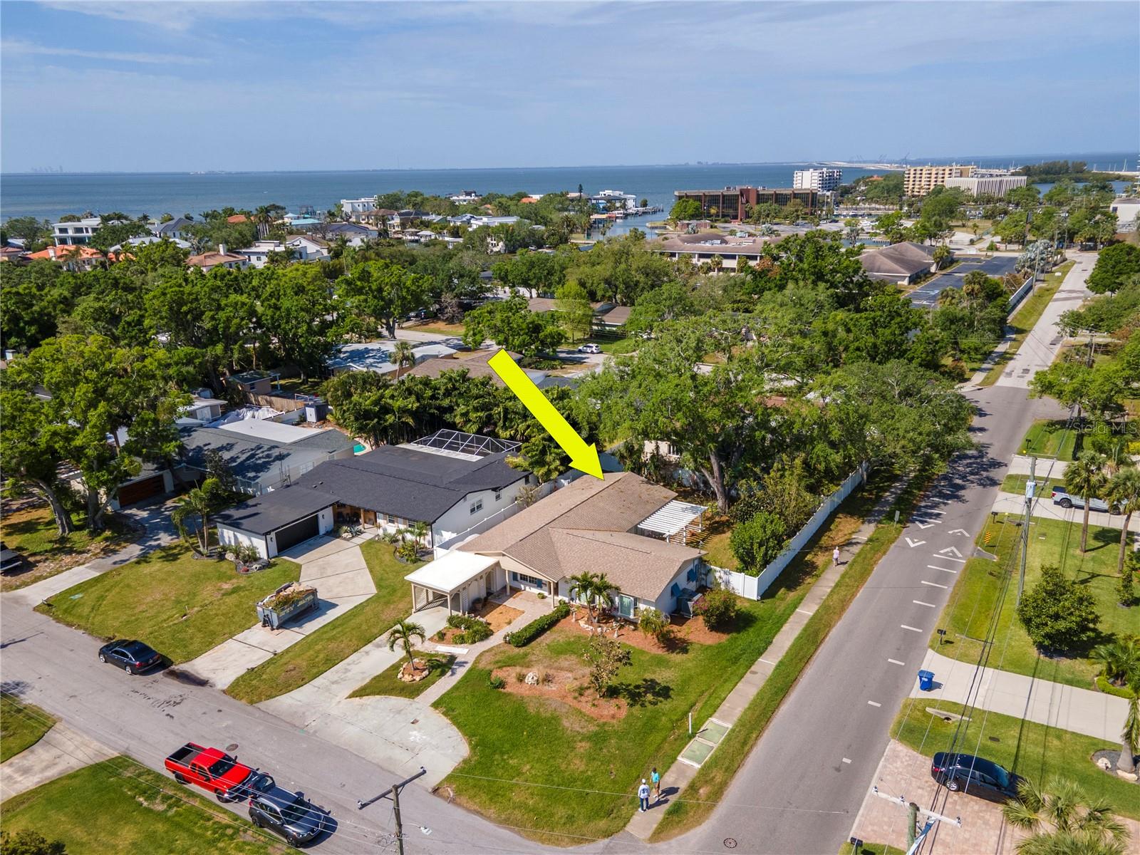 201 S TREASURE DR E, TAMPA, FL, 33609