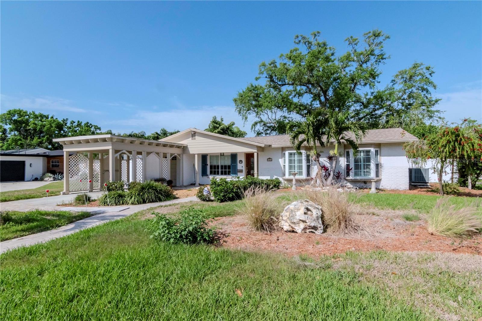 201 S TREASURE DR E, TAMPA, FL, 33609