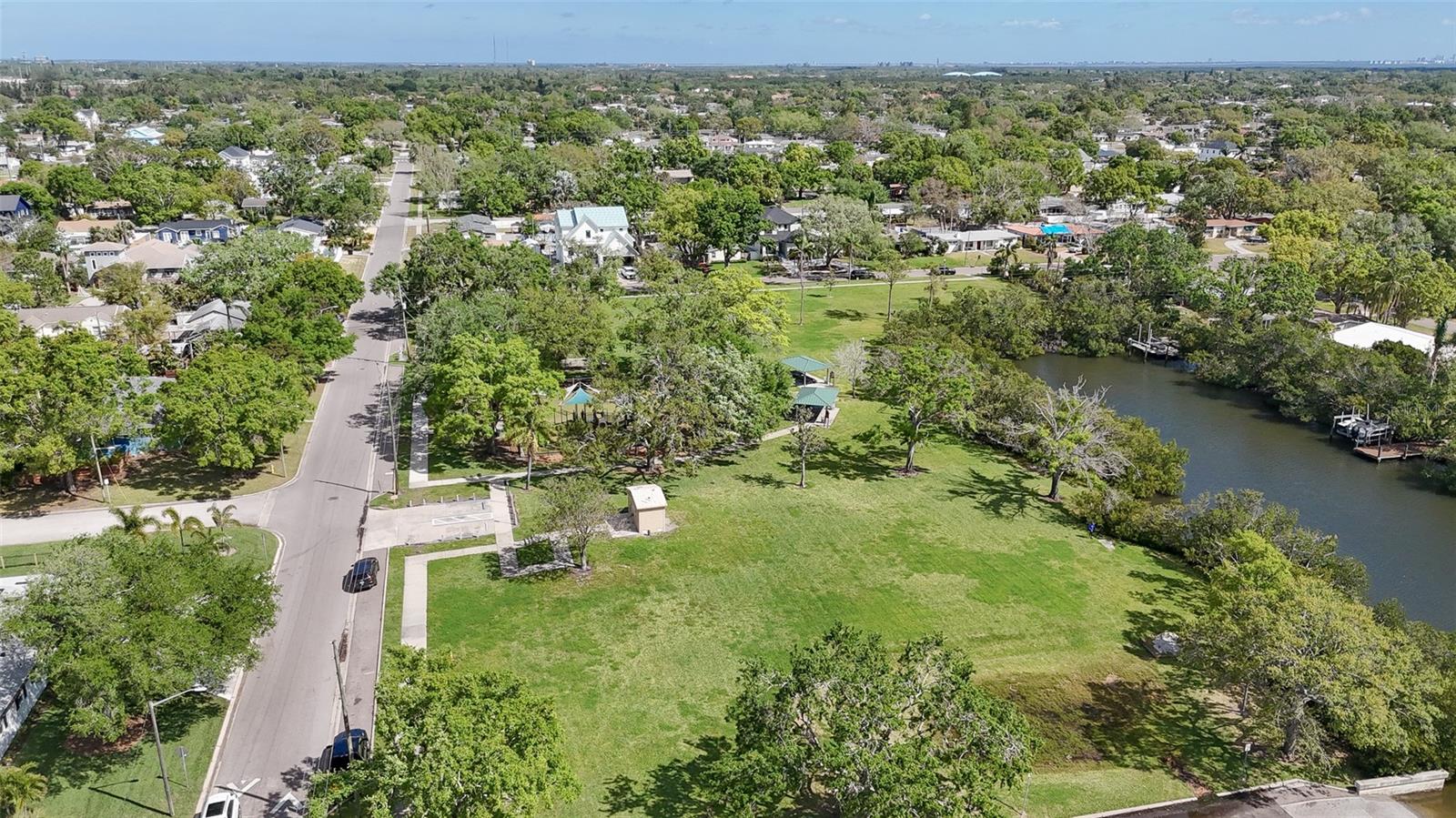 515 34TH AVE NE, ST PETERSBURG, FL, 33704