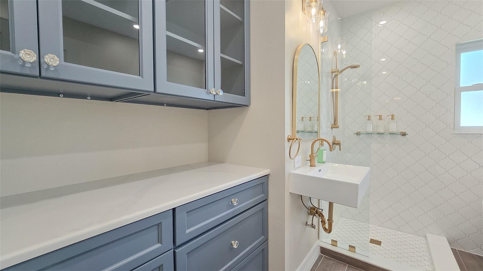 515 34TH AVE NE, ST PETERSBURG, FL, 33704
