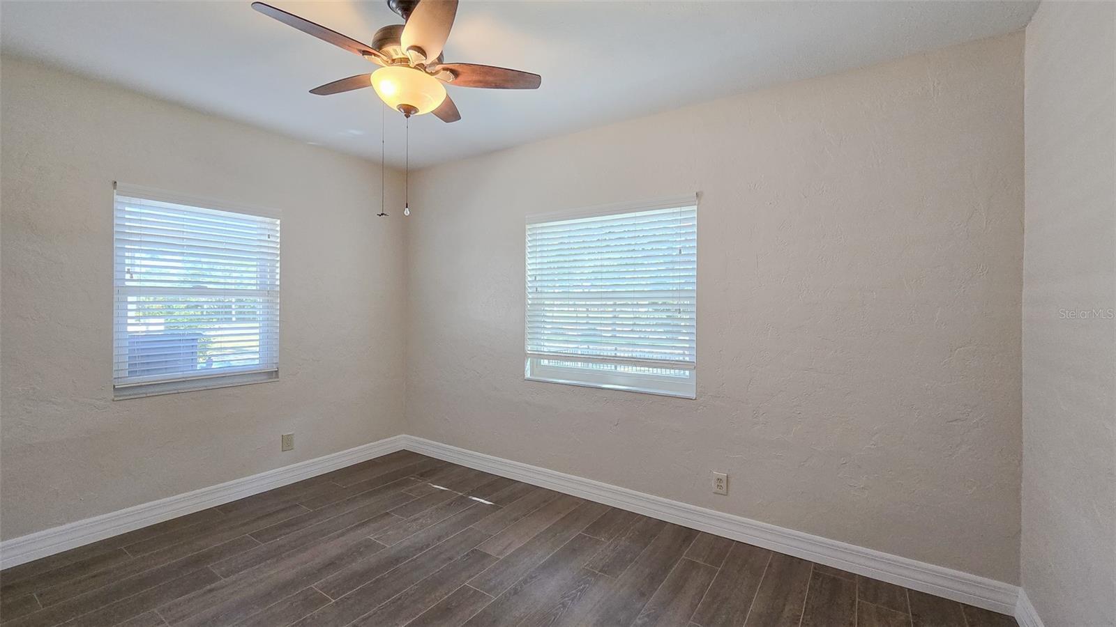515 34TH AVE NE, ST PETERSBURG, FL, 33704