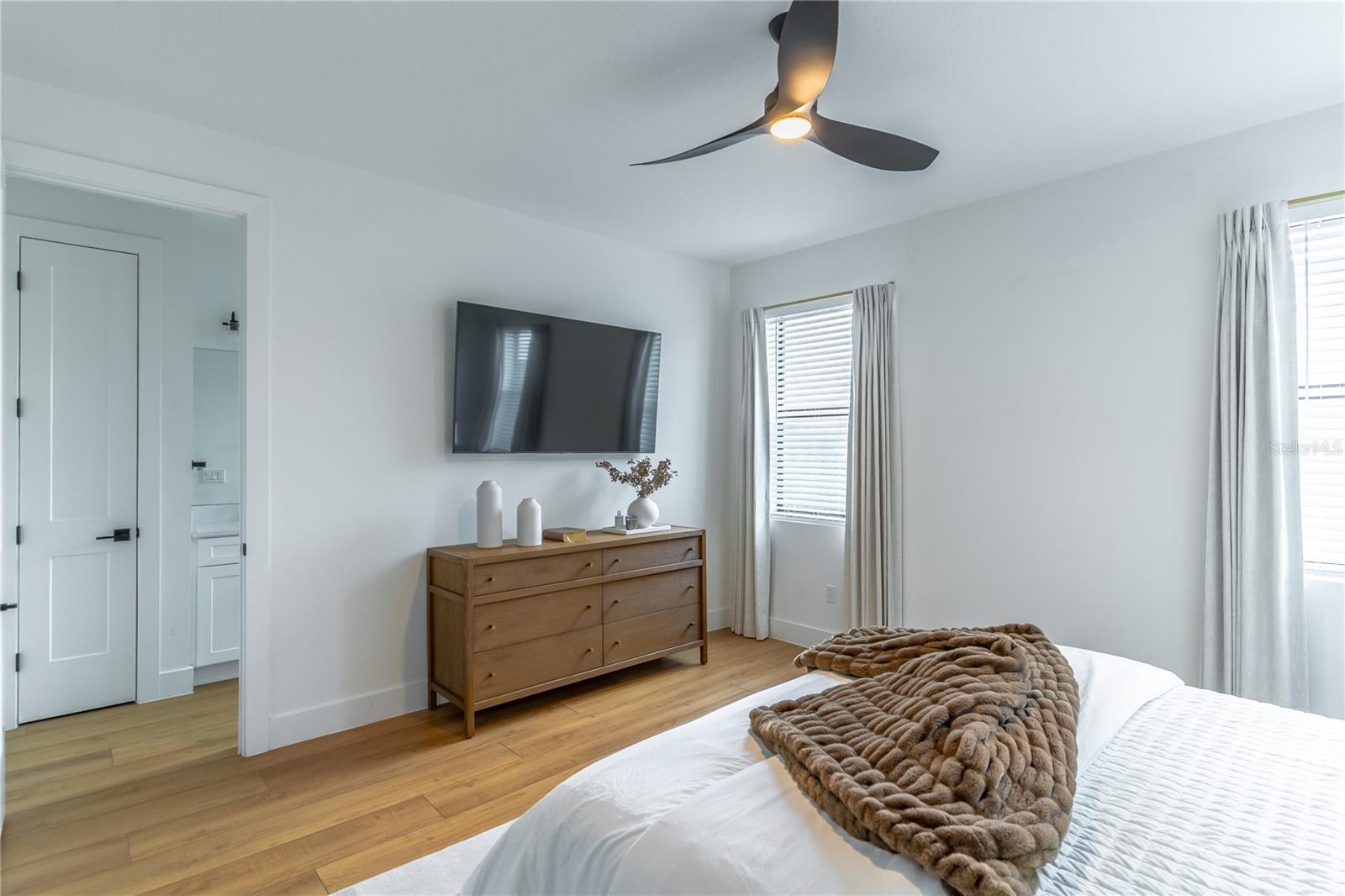 135 W GRANT ST, ORLANDO, FL, 32806