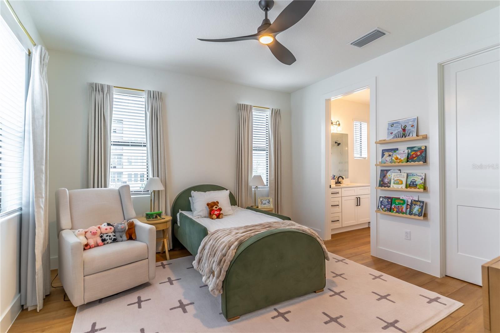135 W GRANT ST, ORLANDO, FL, 32806