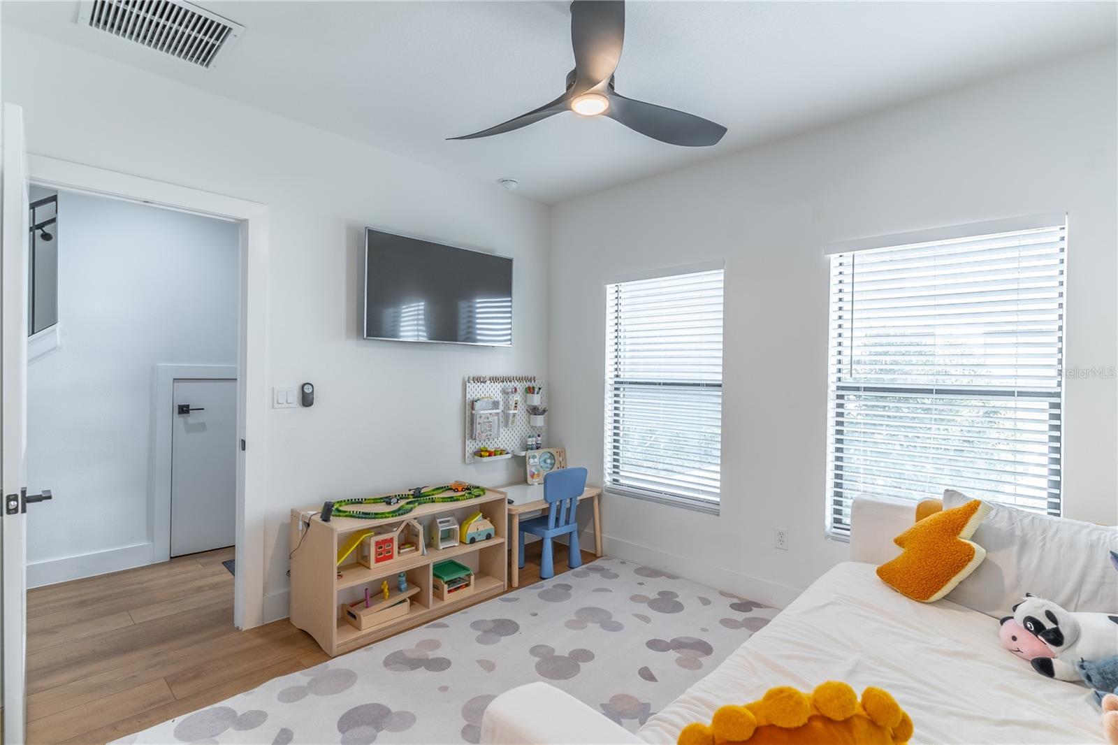 135 W GRANT ST, ORLANDO, FL, 32806