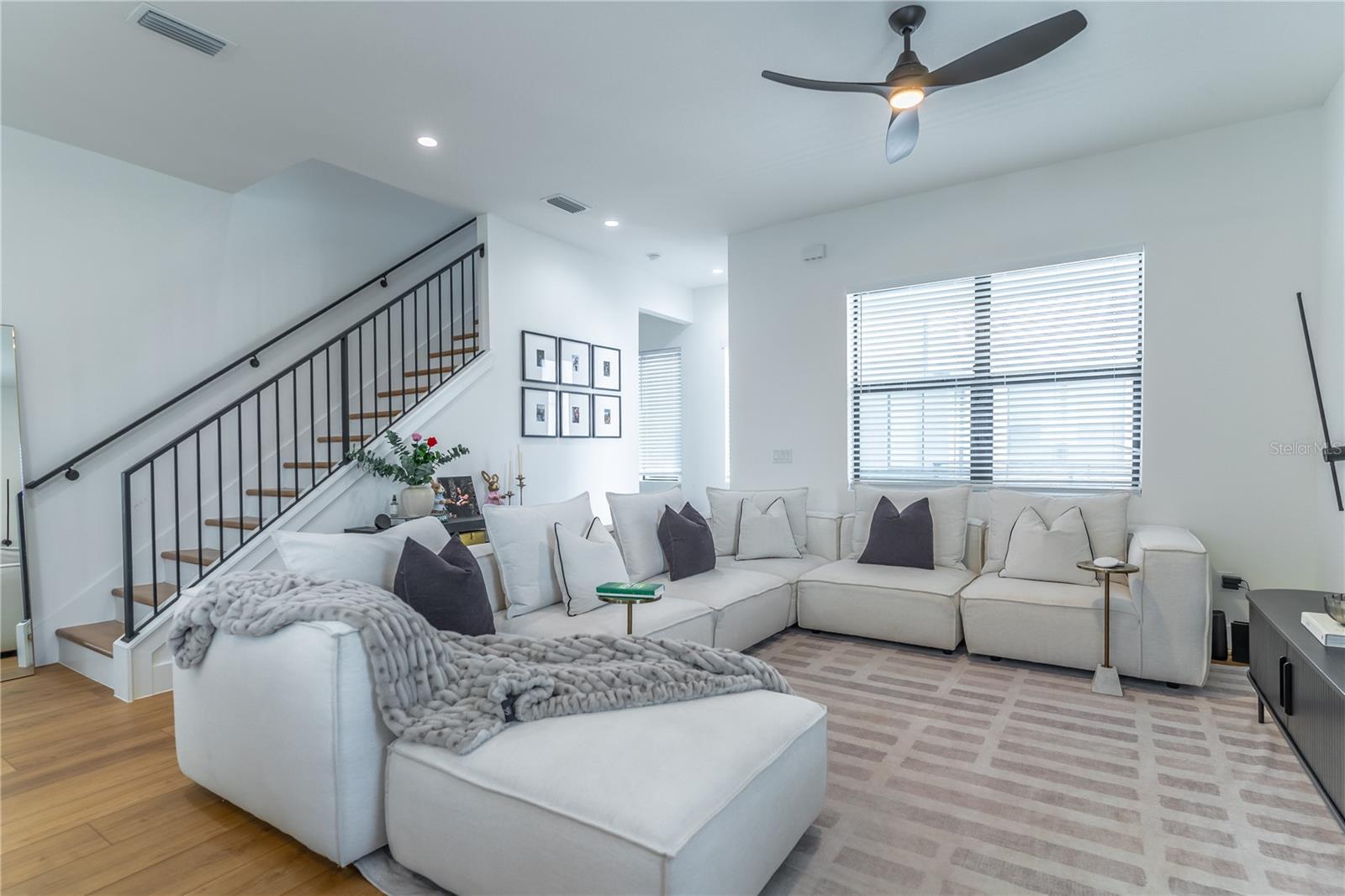 135 W GRANT ST, ORLANDO, FL, 32806