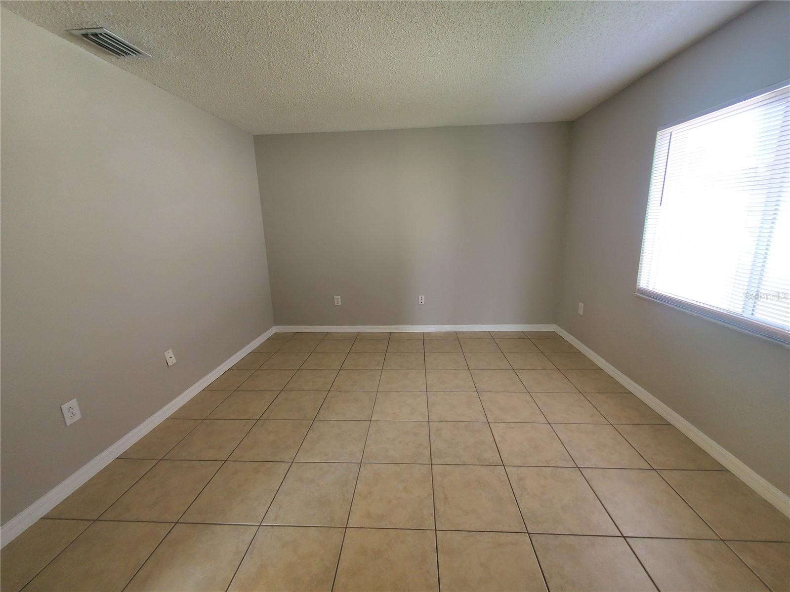 1211 BLUFIELD AVE, BRANDON, FL, 33511