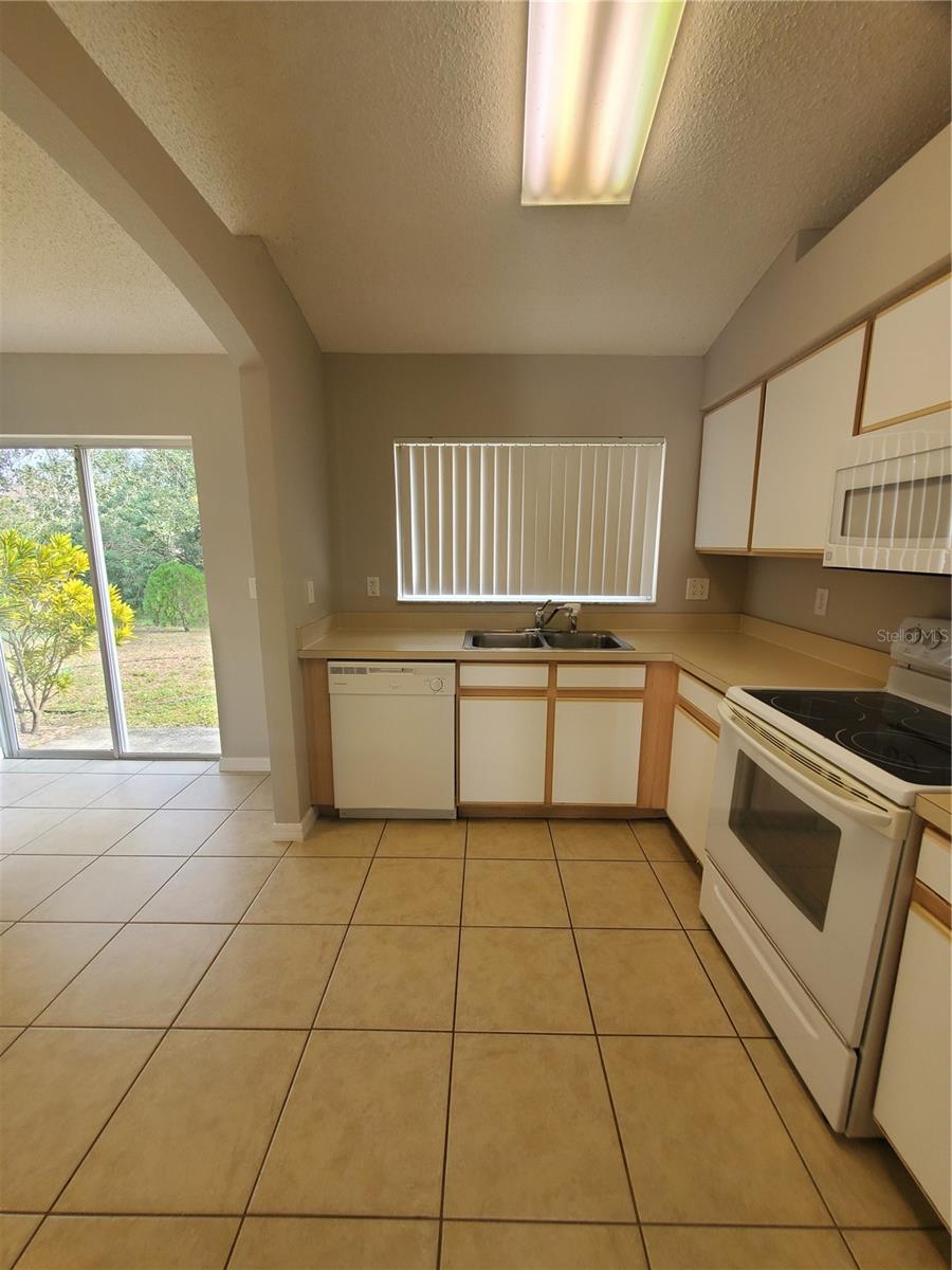 1211 BLUFIELD AVE, BRANDON, FL, 33511