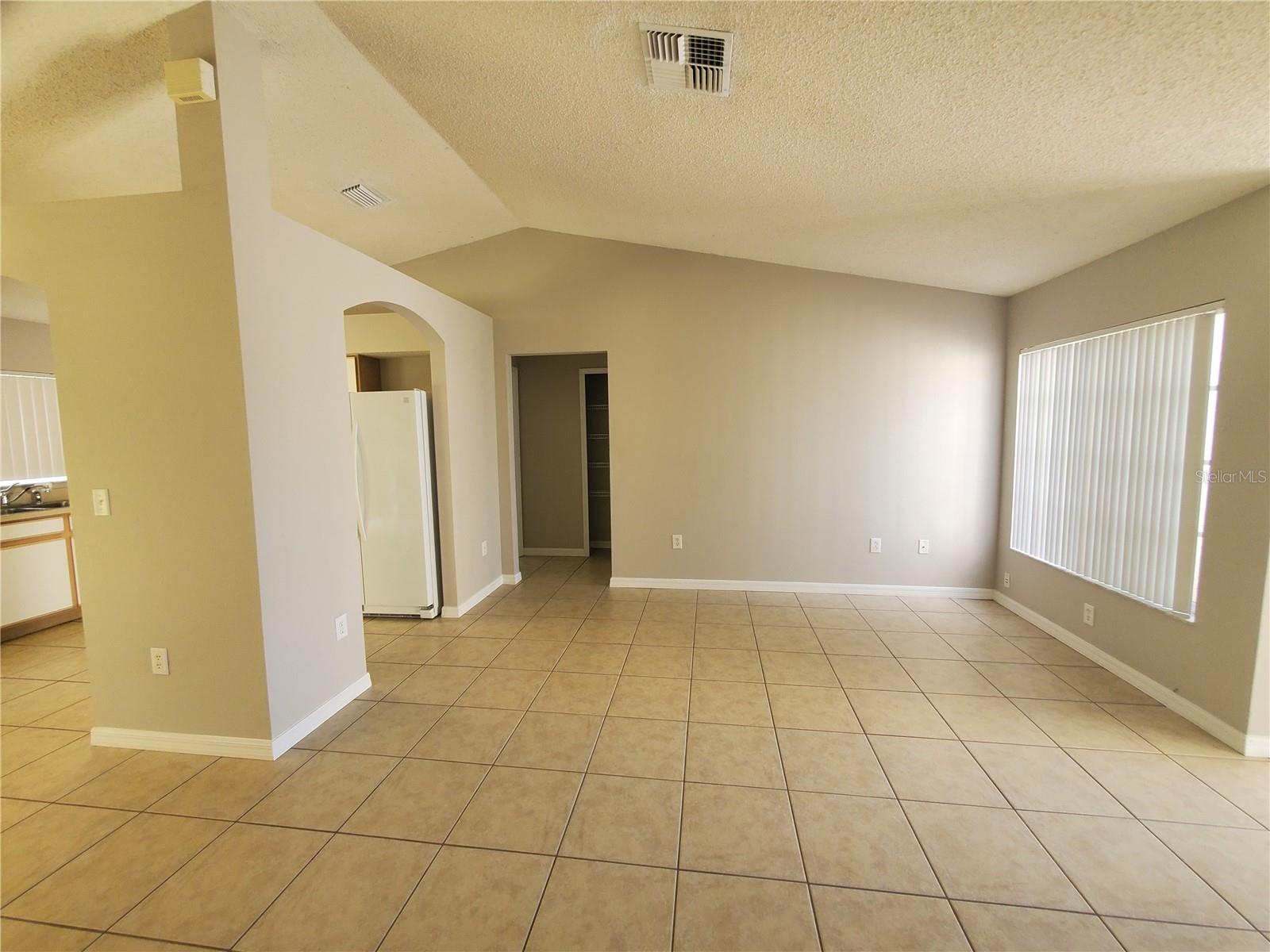 1211 BLUFIELD AVE, BRANDON, FL, 33511