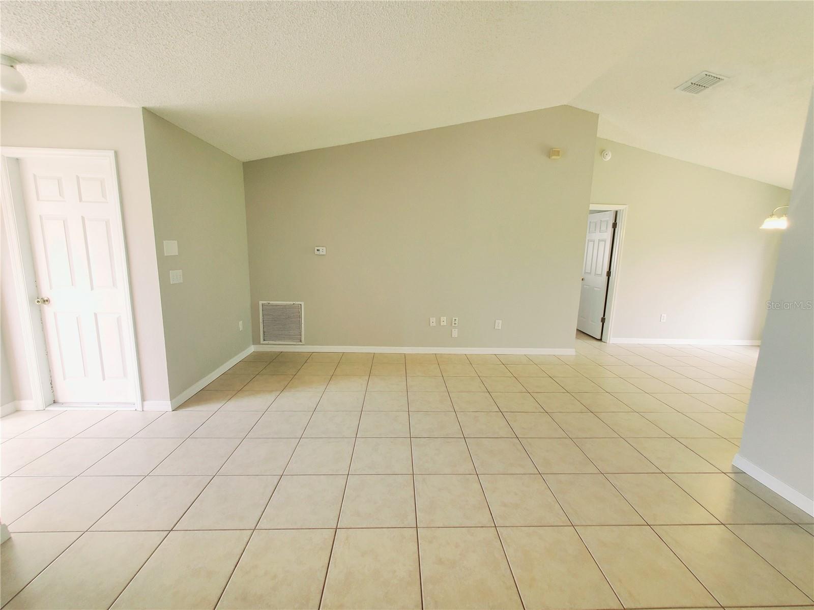 1211 BLUFIELD AVE, BRANDON, FL, 33511