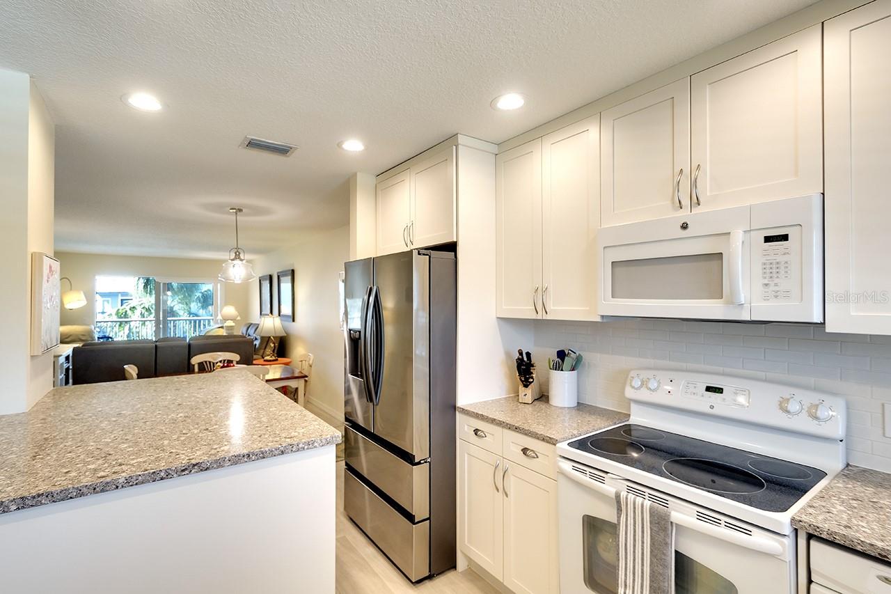 4307 GULF DR #202, HOLMES BEACH, FL, 34217