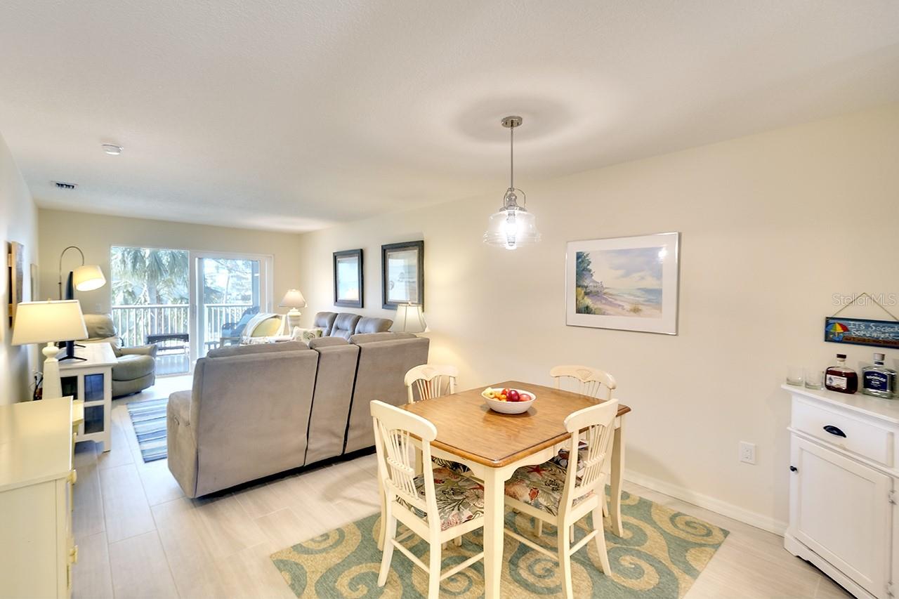 4307 GULF DR #202, HOLMES BEACH, FL, 34217