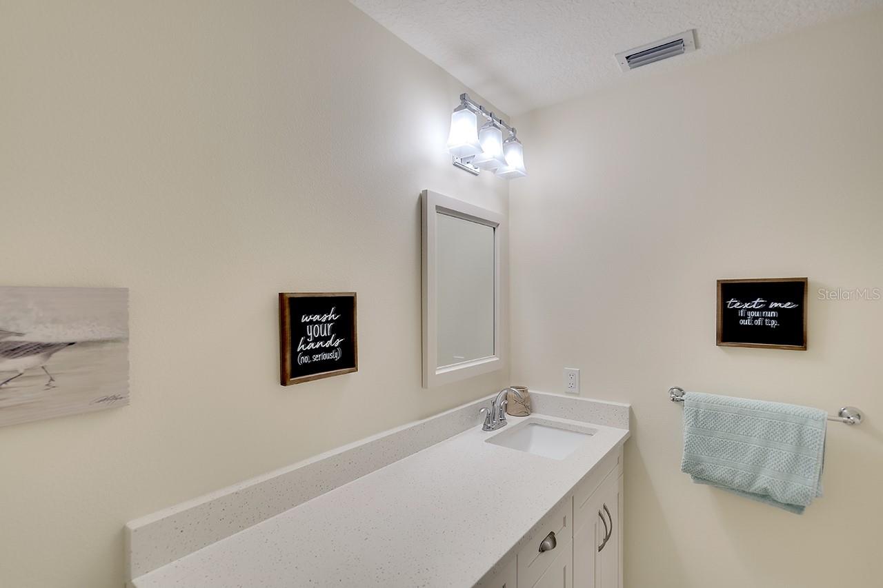 4307 GULF DR #202, HOLMES BEACH, FL, 34217