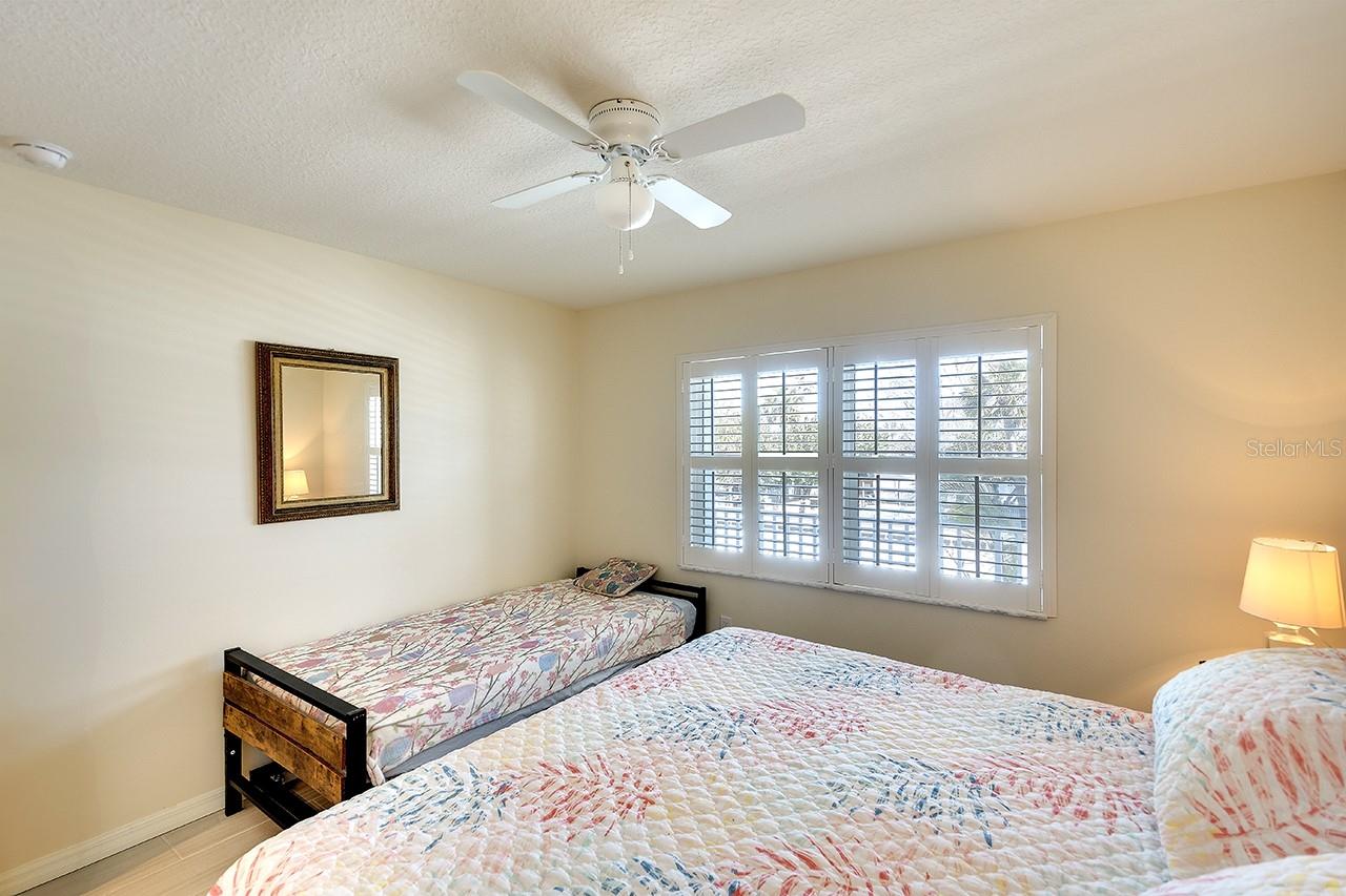4307 GULF DR #202, HOLMES BEACH, FL, 34217