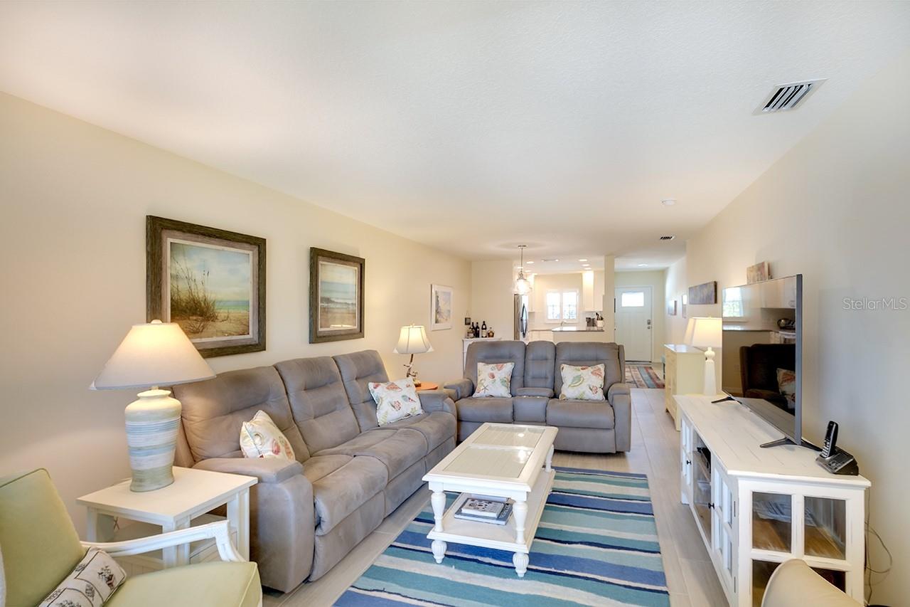4307 GULF DR #202, HOLMES BEACH, FL, 34217