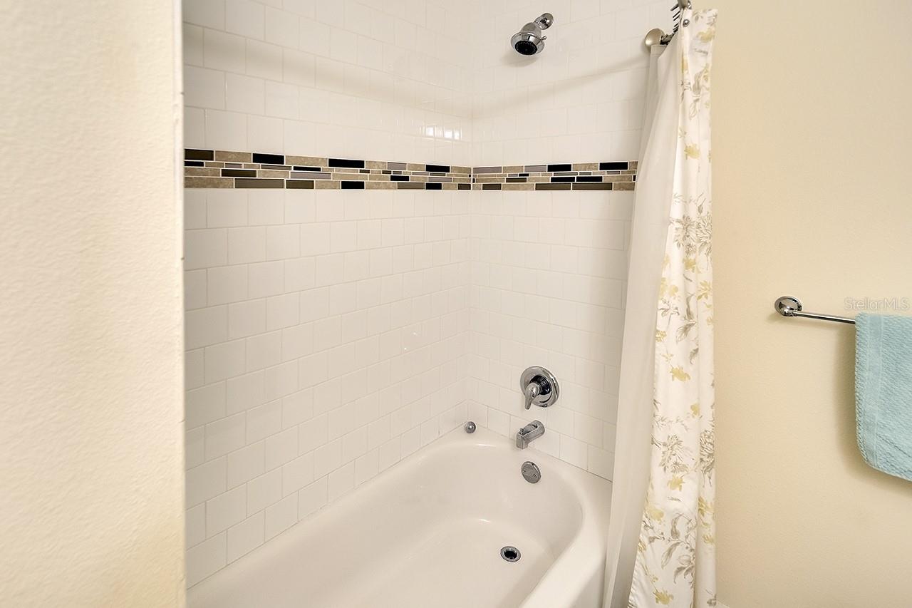 4307 GULF DR #202, HOLMES BEACH, FL, 34217