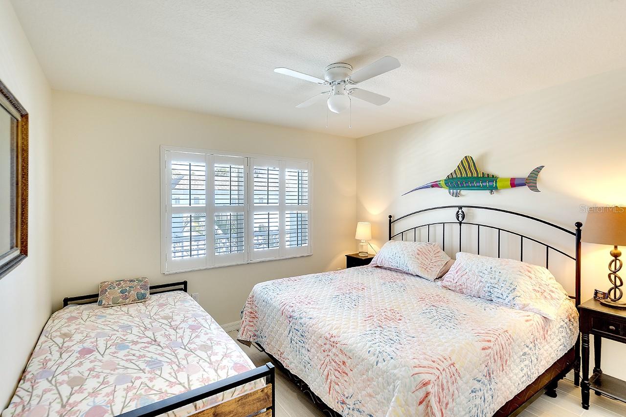 4307 GULF DR #202, HOLMES BEACH, FL, 34217