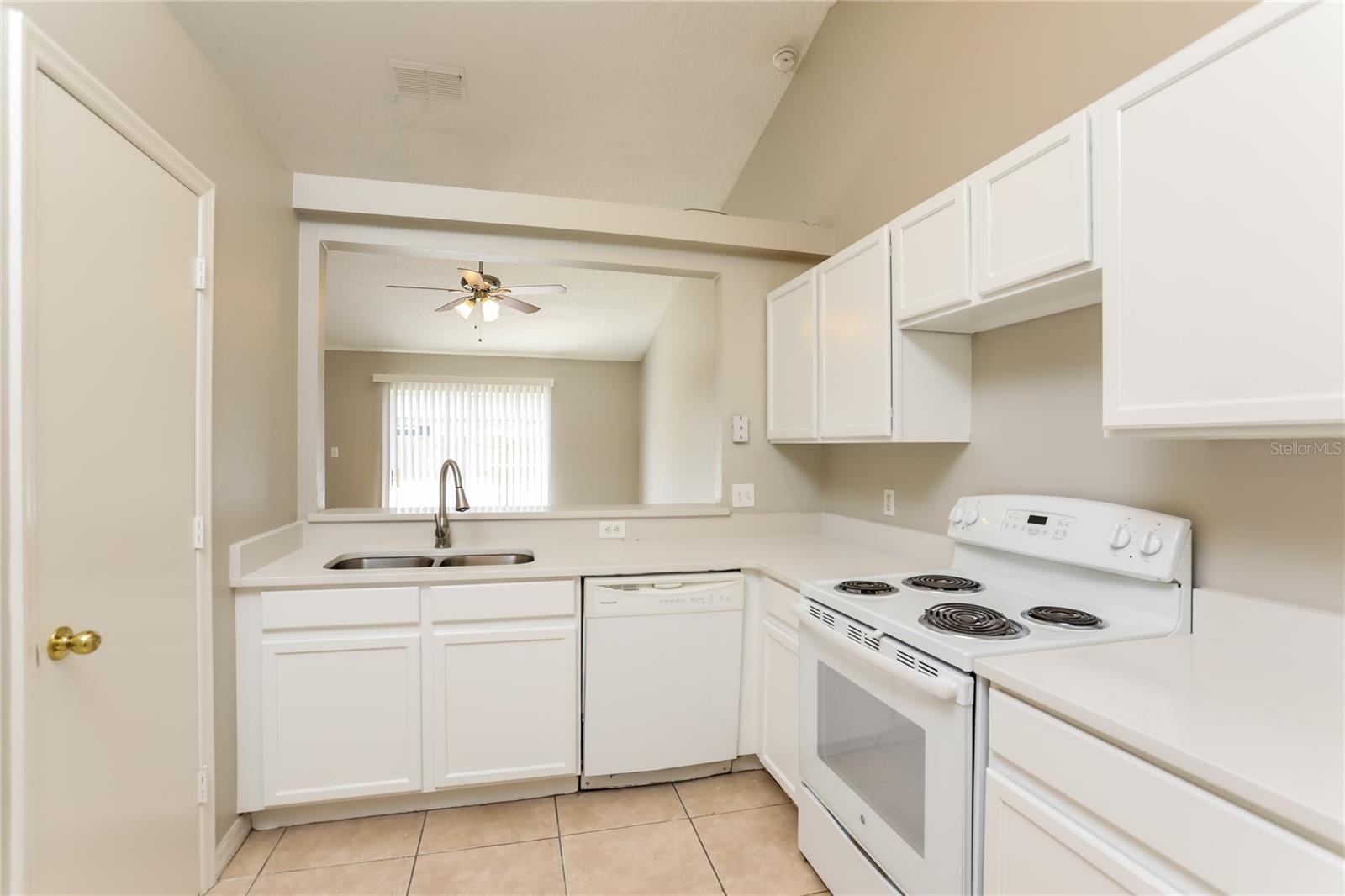 2628 WINCHESTER CIR, EUSTIS, FL, 32726