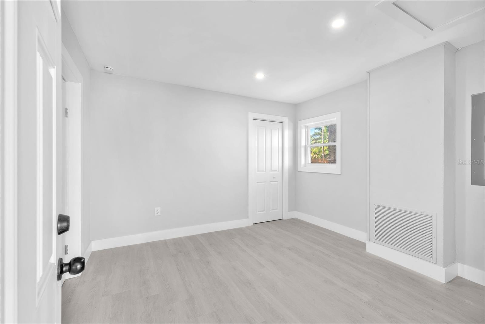 204 7TH AVE NW, RUSKIN, FL, 33570