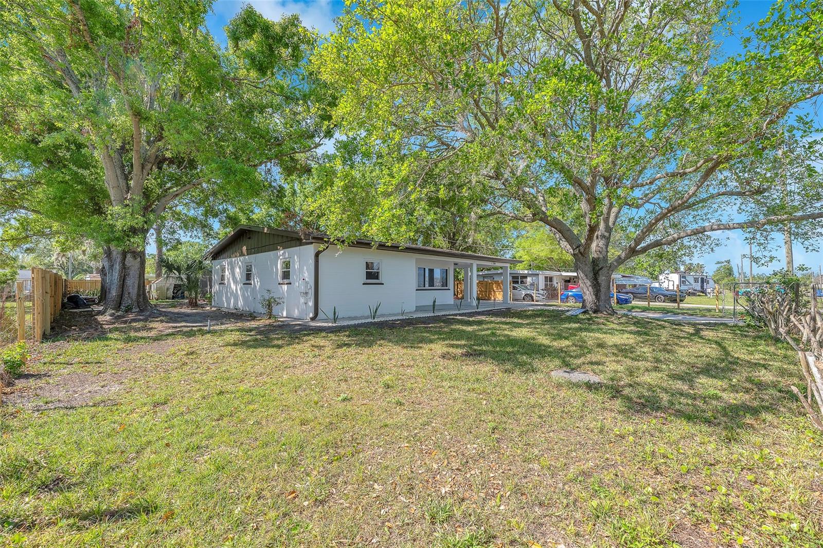 204 7TH AVE NW, RUSKIN, FL, 33570