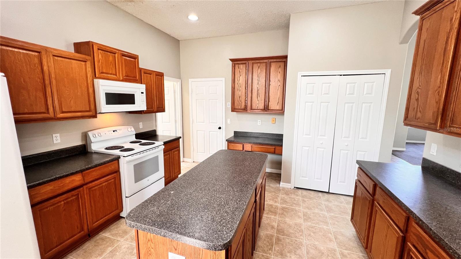 2125 SAND ARBOR CIR, ORLANDO, FL, 32824