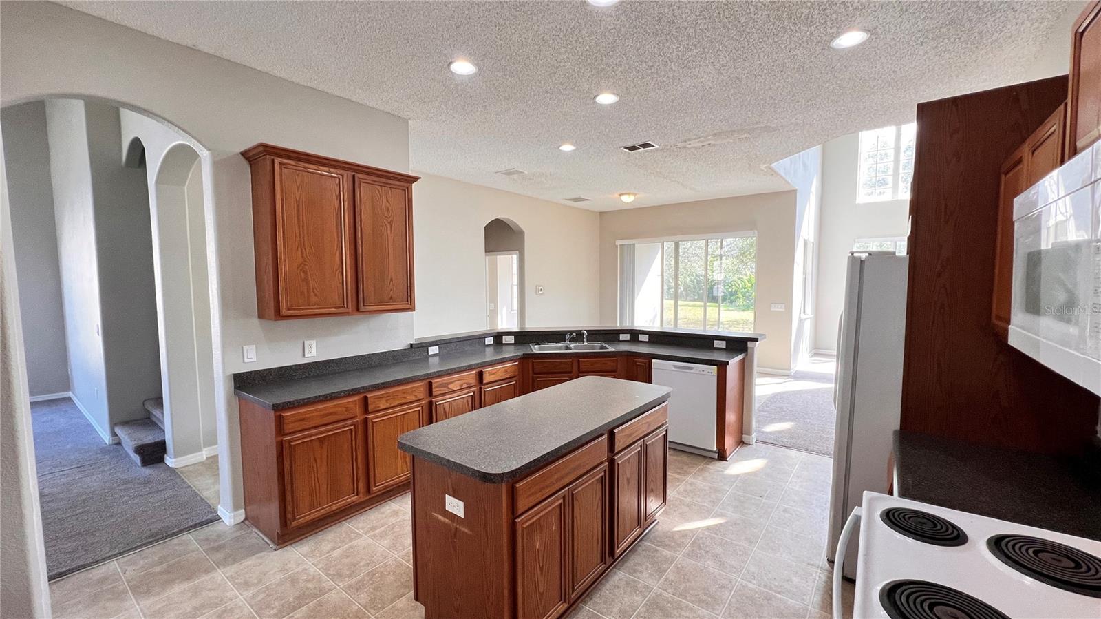 2125 SAND ARBOR CIR, ORLANDO, FL, 32824
