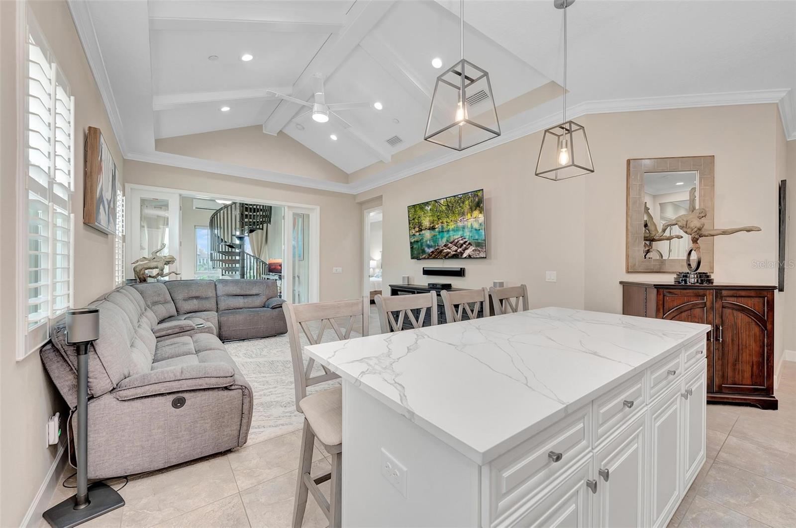 282 SAPPHIRE LAKE DRIVE DR #201, BRADENTON, FL, 34209