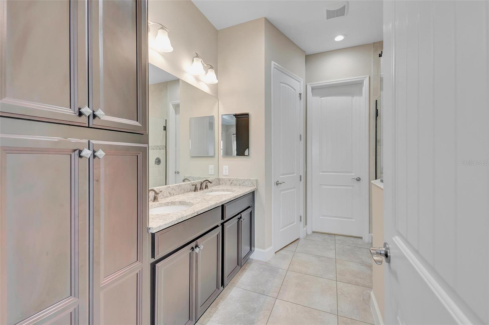 282 SAPPHIRE LAKE DRIVE DR #201, BRADENTON, FL, 34209