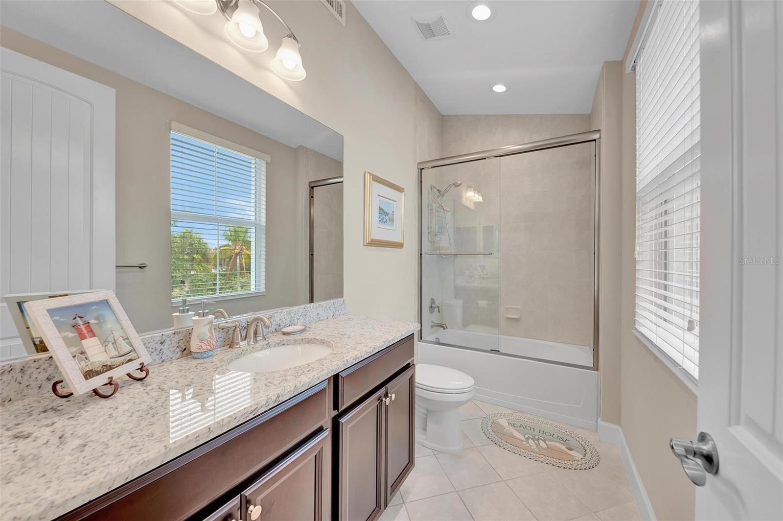 282 SAPPHIRE LAKE DRIVE DR #201, BRADENTON, FL, 34209