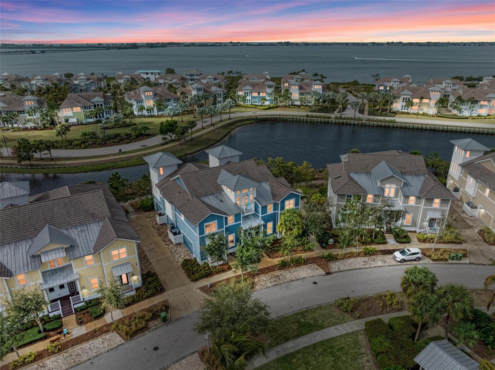 282 SAPPHIRE LAKE DRIVE DR #201, BRADENTON, FL, 34209