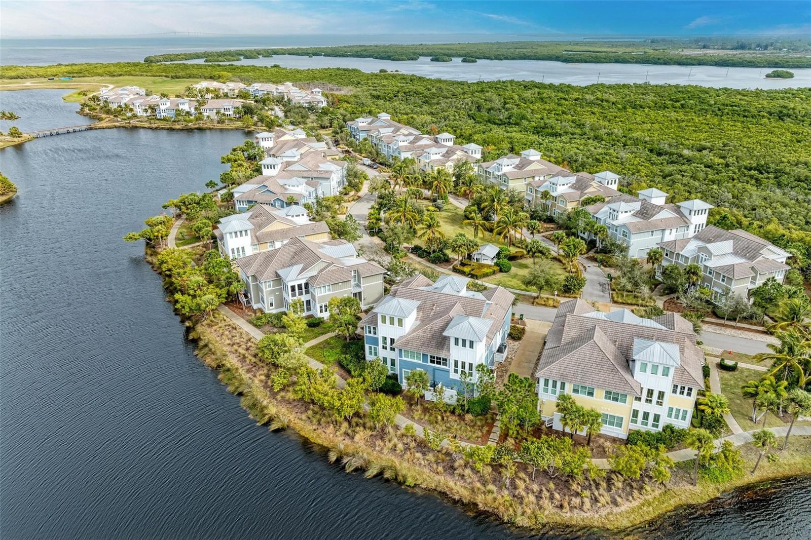 282 SAPPHIRE LAKE DRIVE DR #201, BRADENTON, FL, 34209
