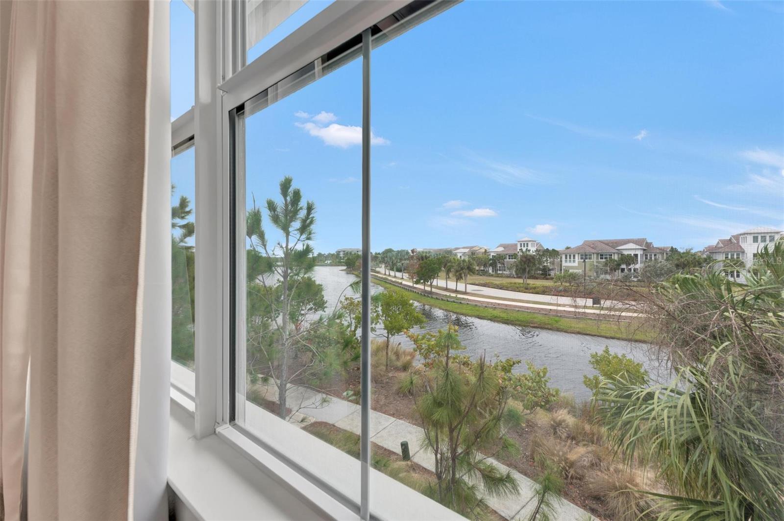 282 SAPPHIRE LAKE DRIVE DR #201, BRADENTON, FL, 34209
